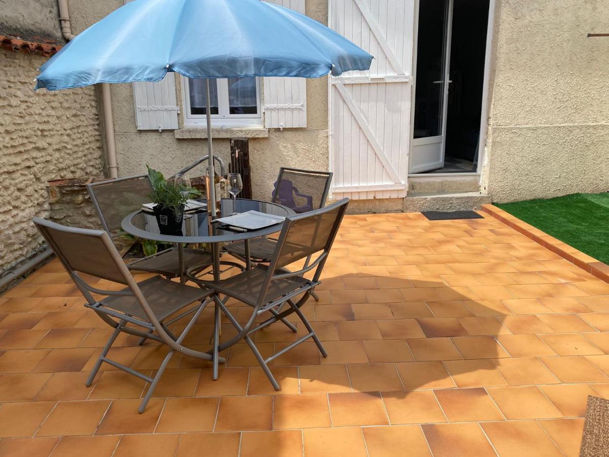 Charmante Maison Avec Cour Privative Cognac Exterior foto